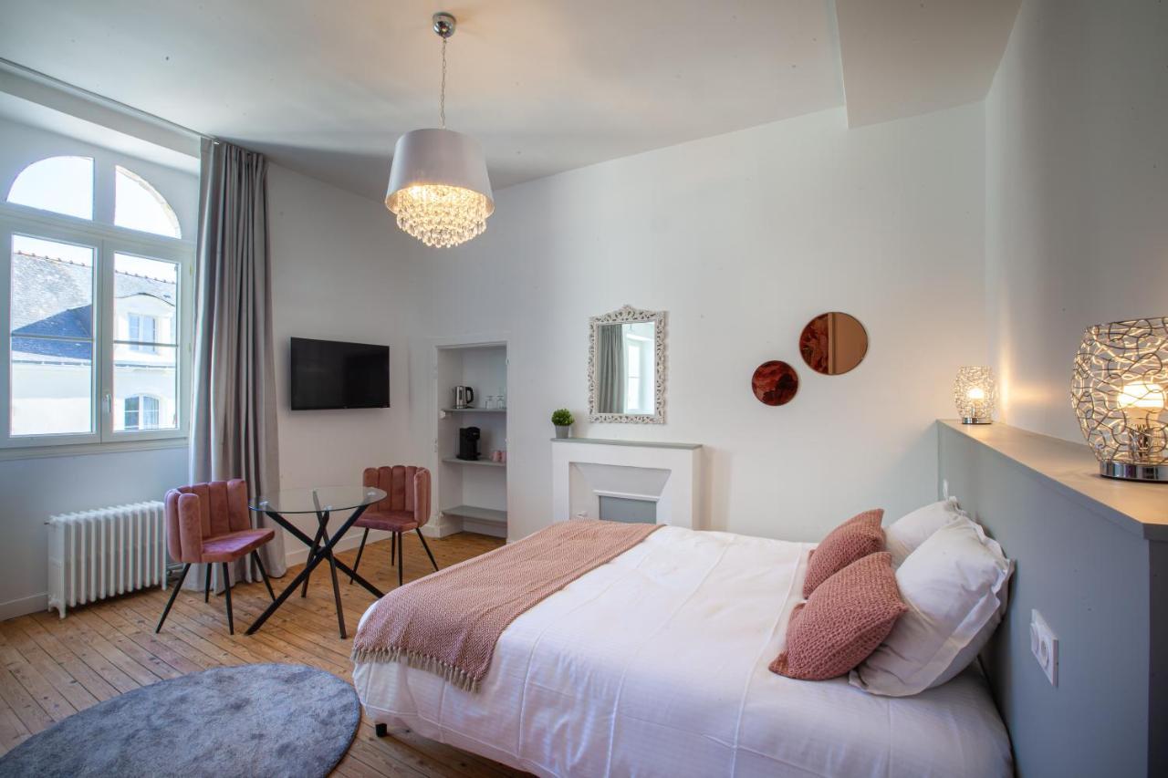 Bed and Breakfast Confidences Escale A Brissac Екстер'єр фото