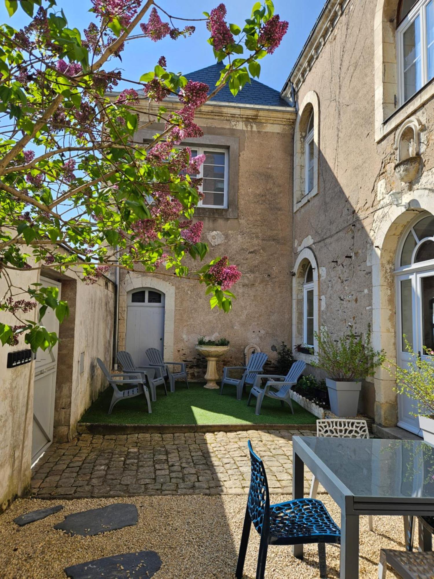 Bed and Breakfast Confidences Escale A Brissac Екстер'єр фото