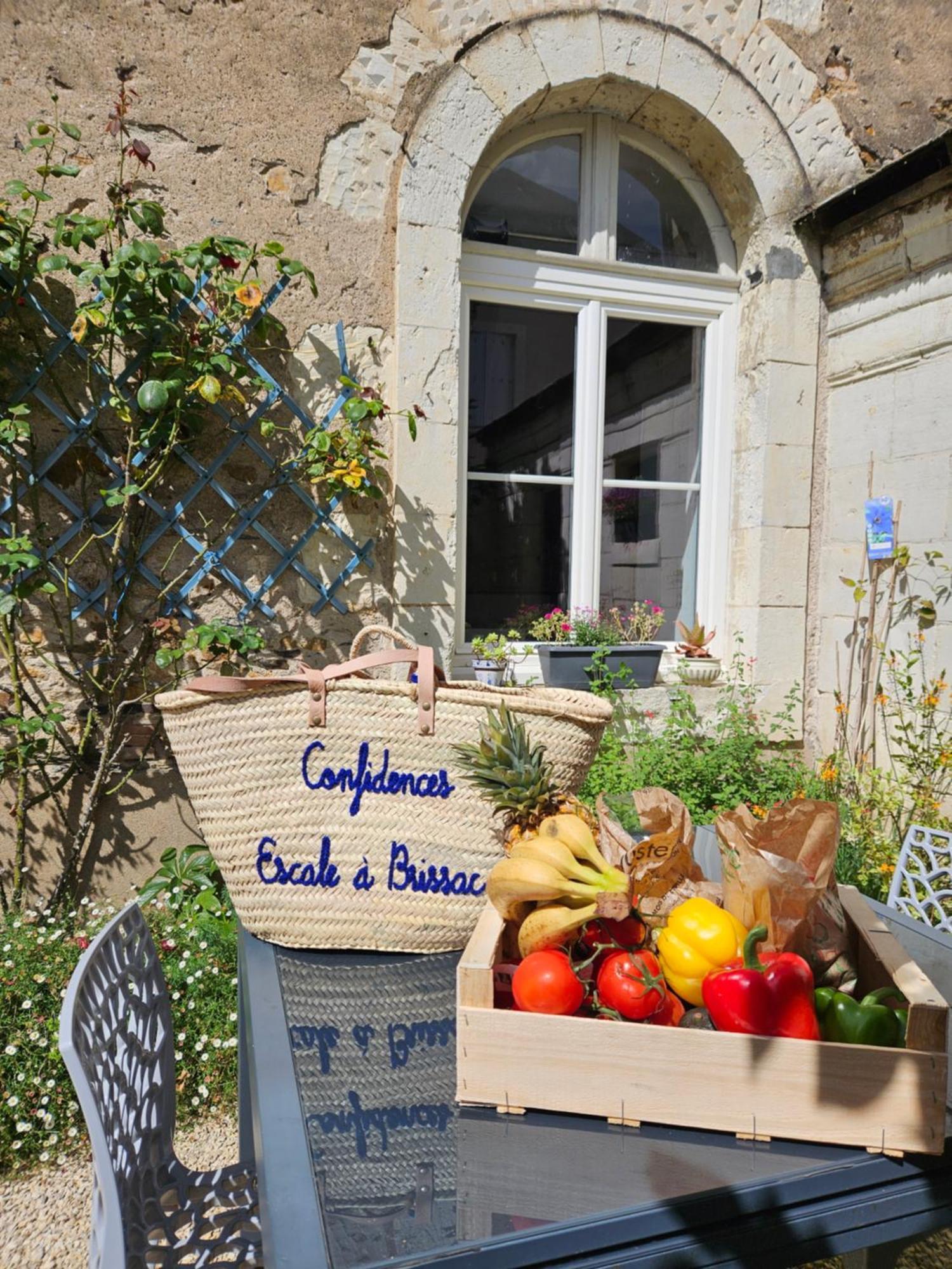 Bed and Breakfast Confidences Escale A Brissac Екстер'єр фото