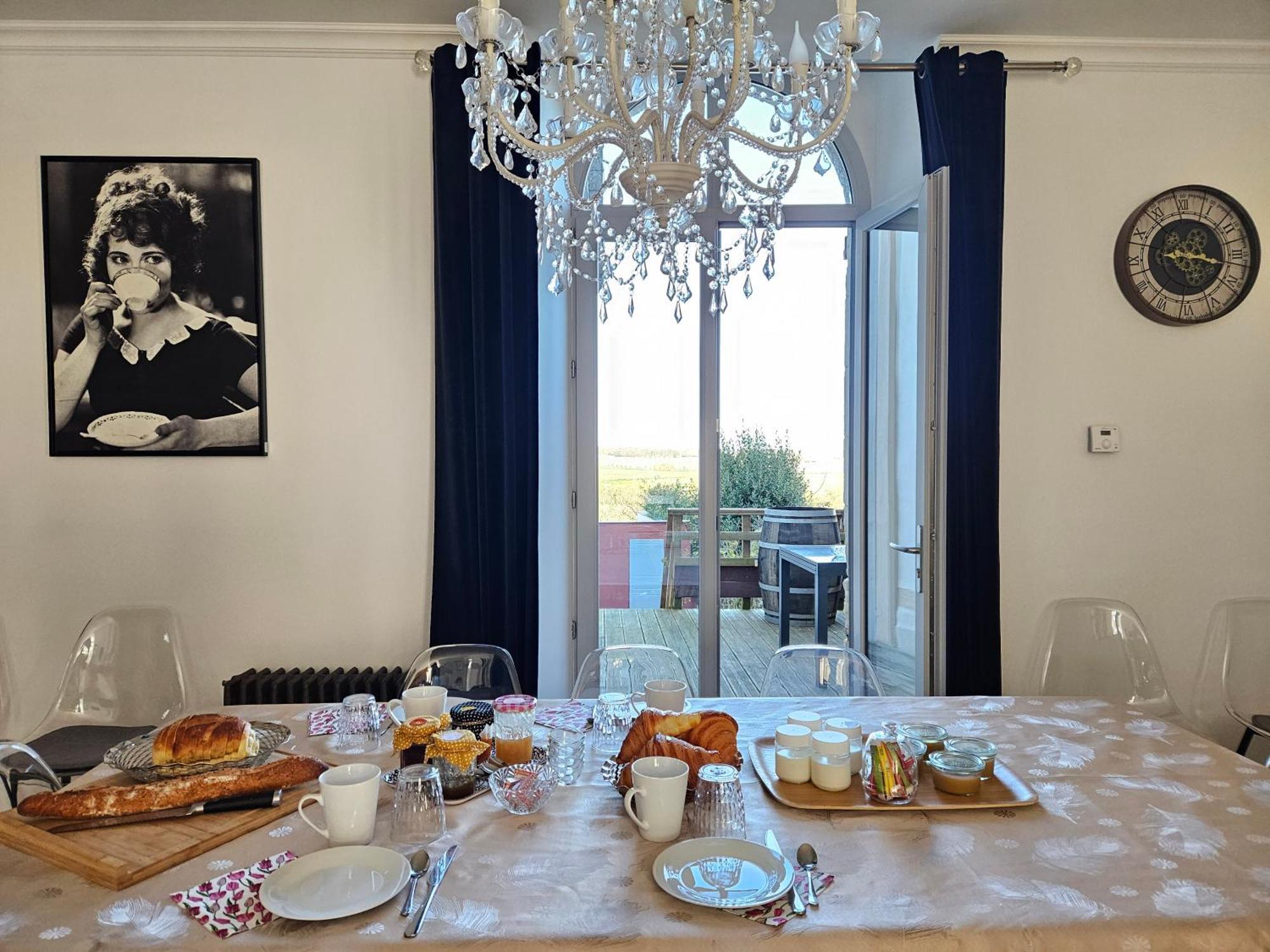 Bed and Breakfast Confidences Escale A Brissac Екстер'єр фото